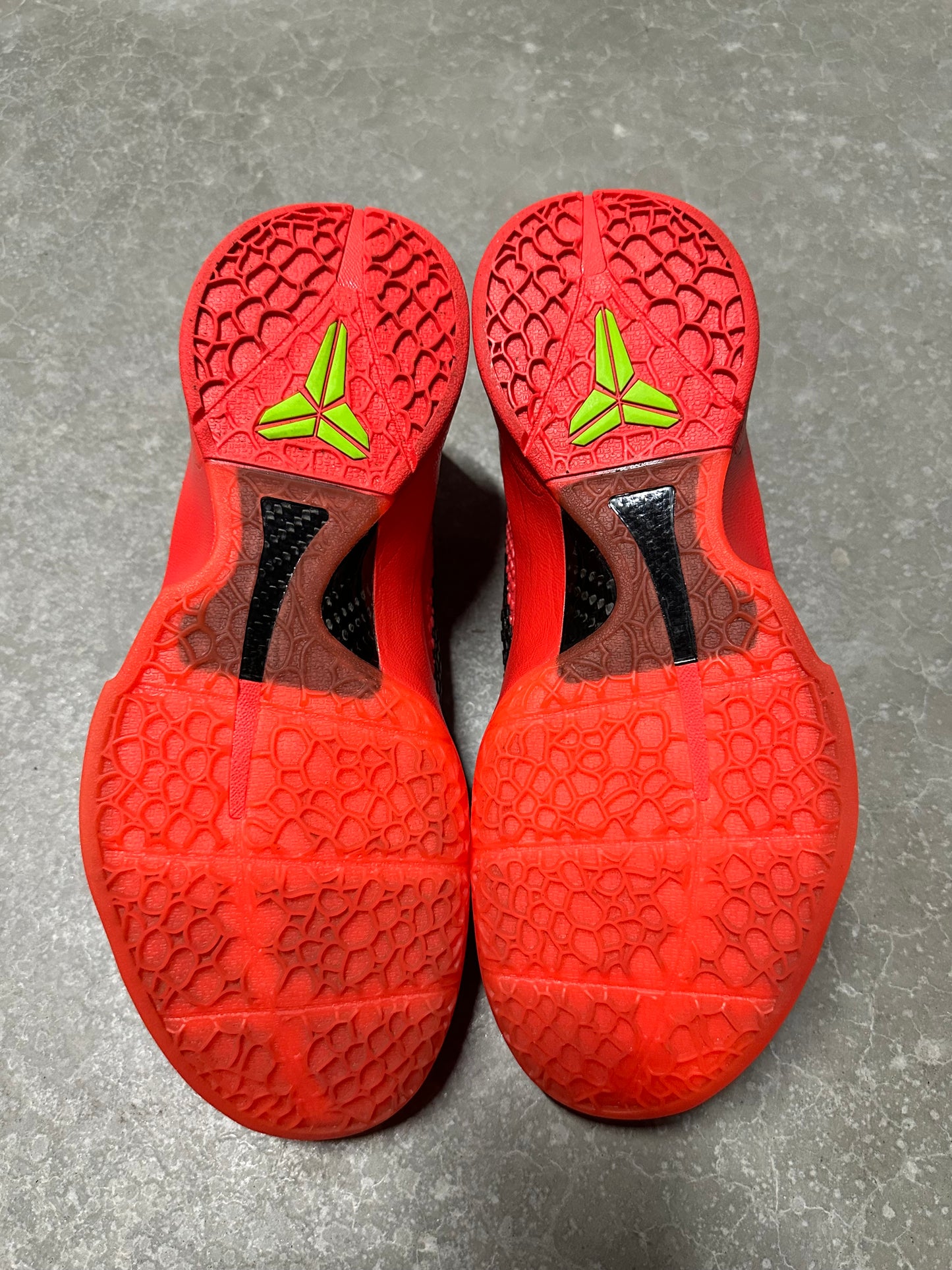 KOBE VI “ Reverse grinch “