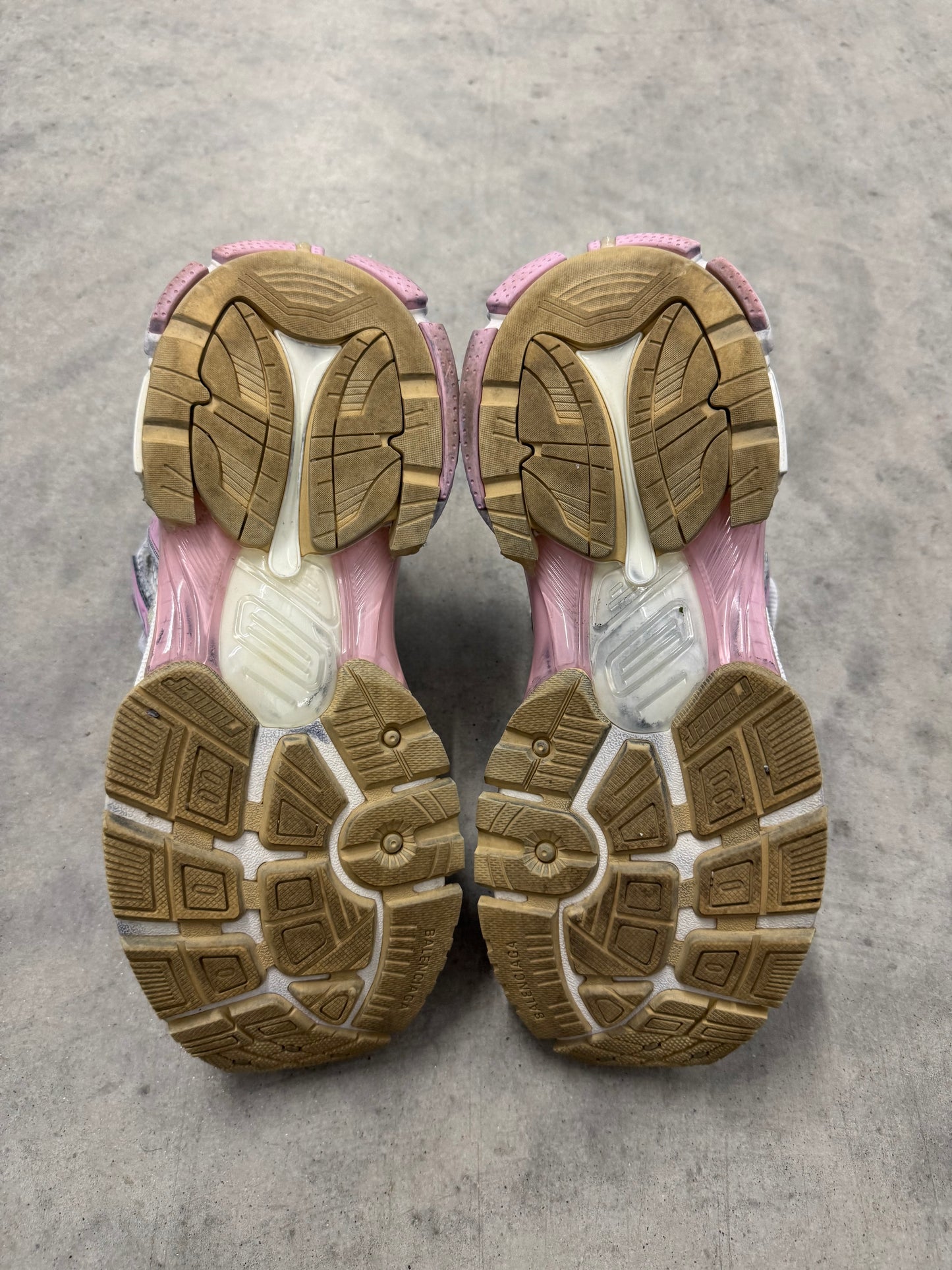 BALENCIAGA RUNNER SNEAKER “ White Pink “