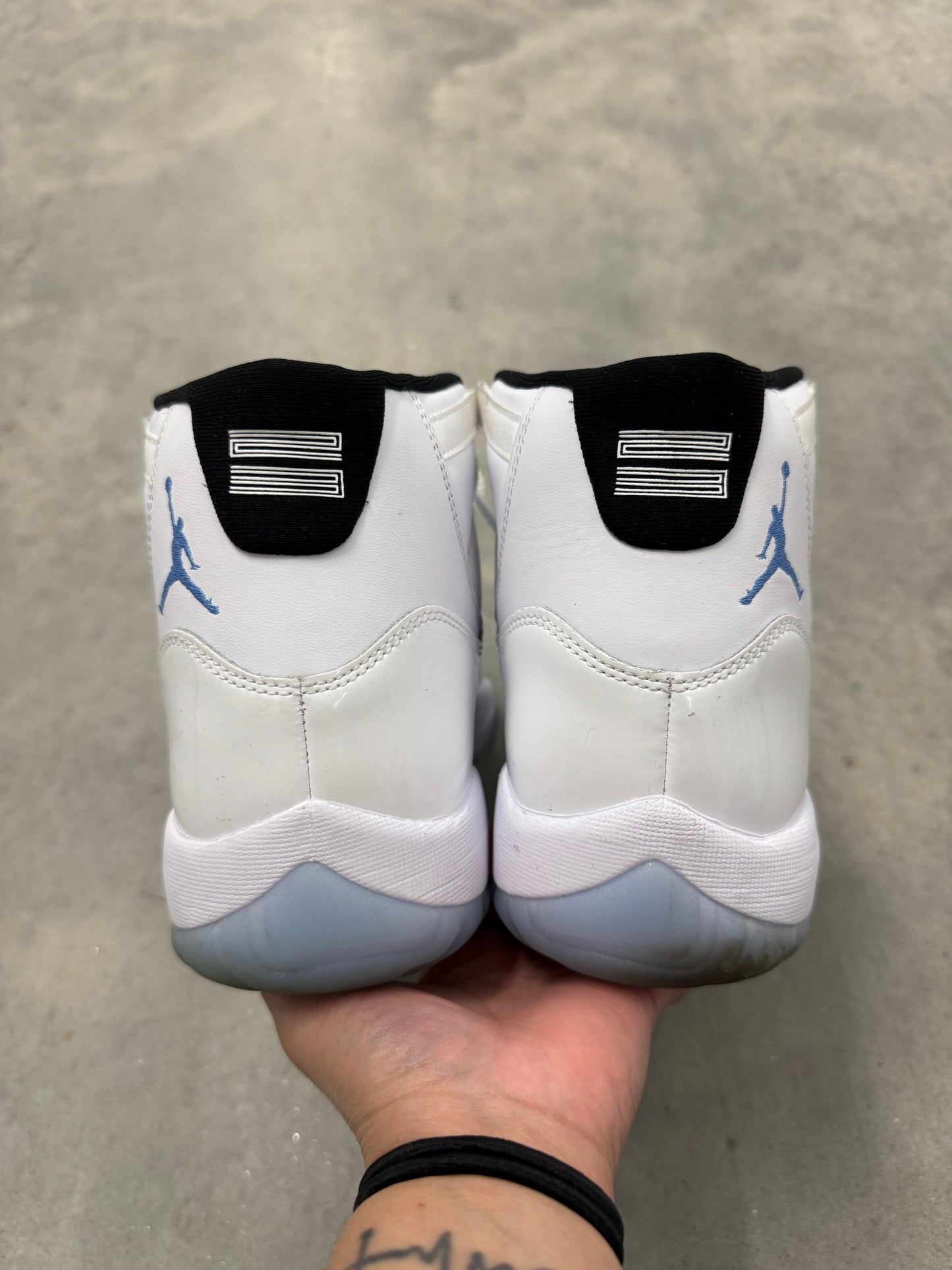 JORDAN 11 “ Legend blue “