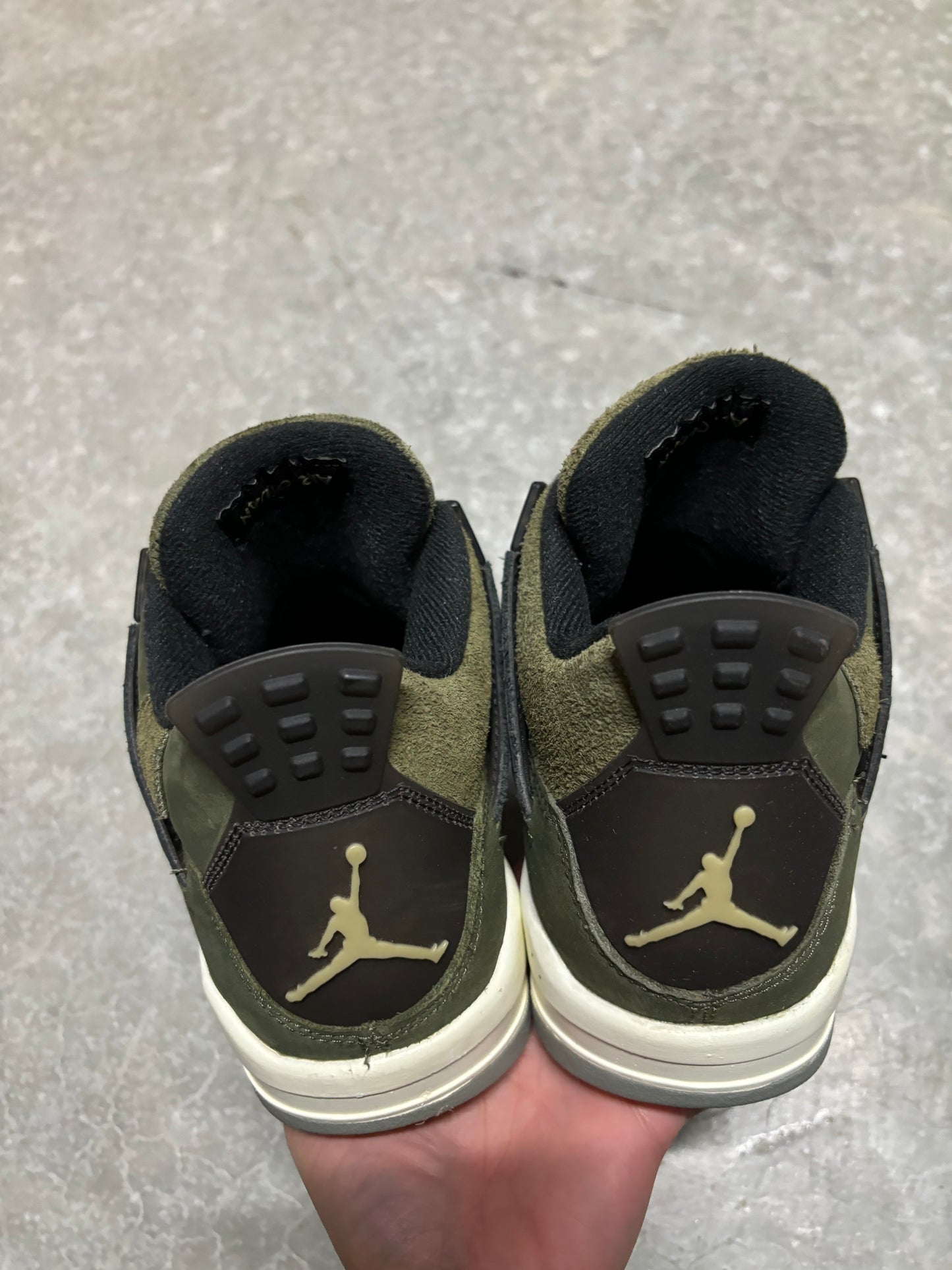 JORDAN 4 “ olive “